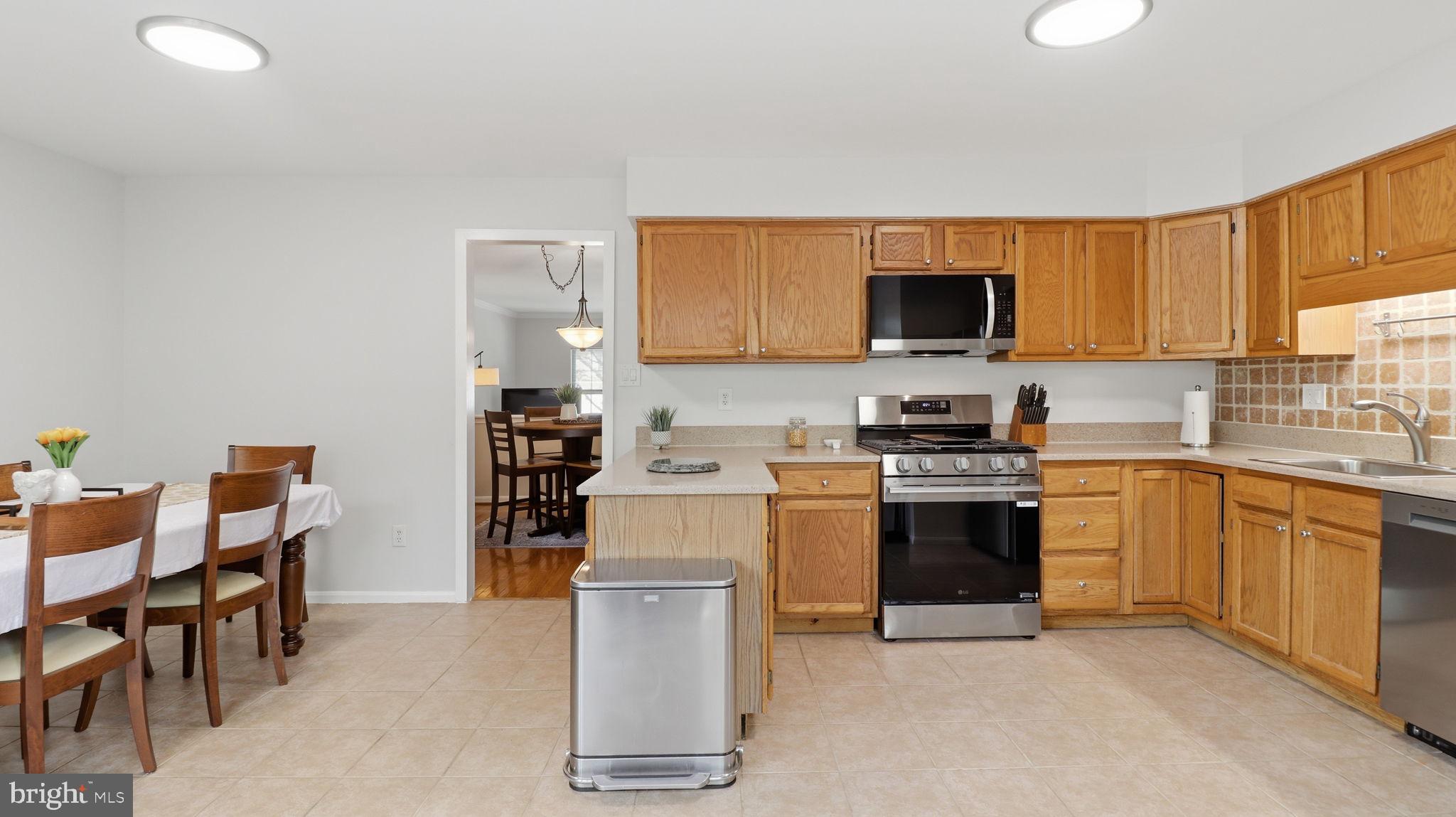 MIRROR RIDGE - Residential