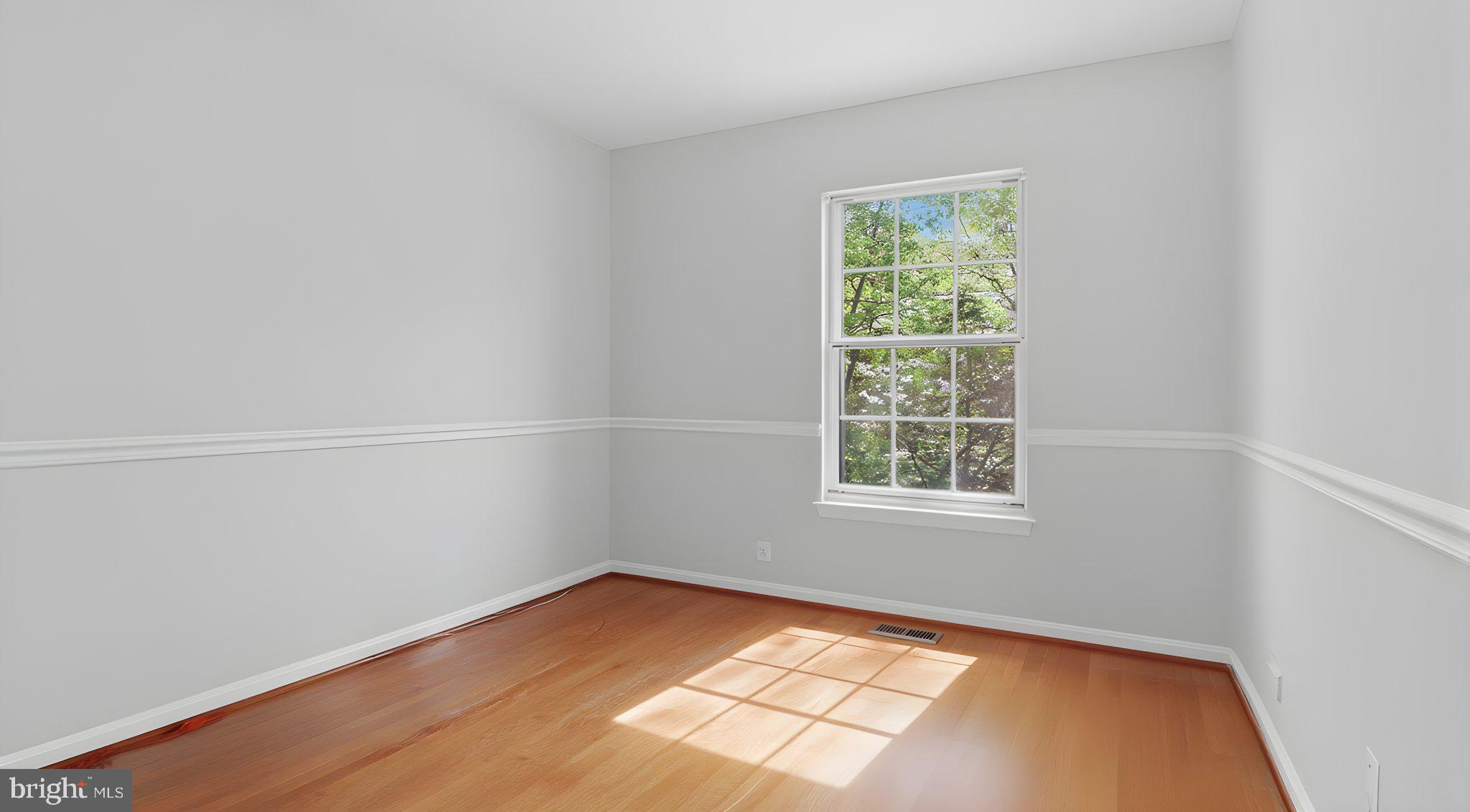 MIRROR RIDGE - Residential