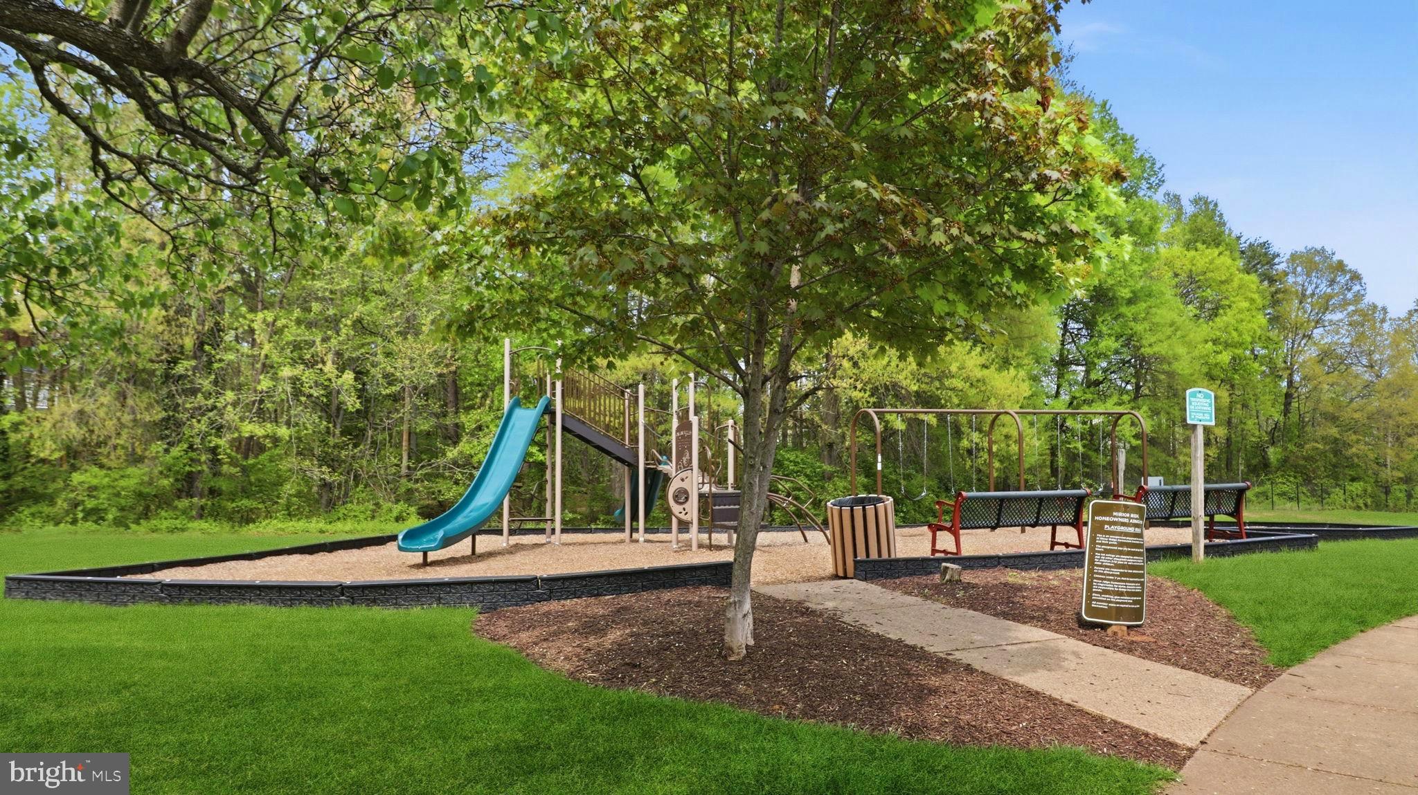 MIRROR RIDGE - Residential