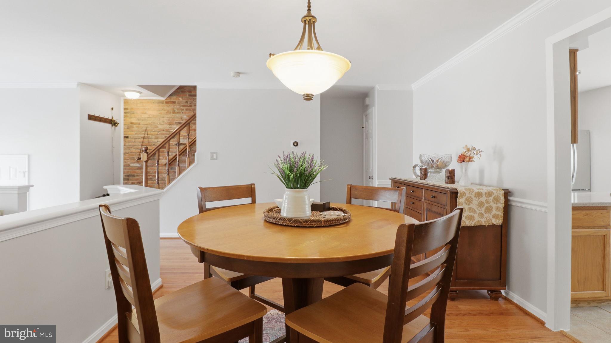 MIRROR RIDGE - Residential