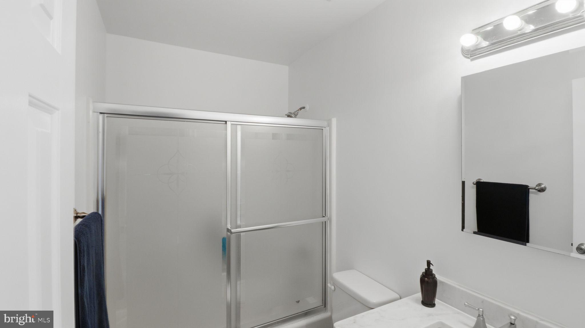 MIRROR RIDGE - Residential