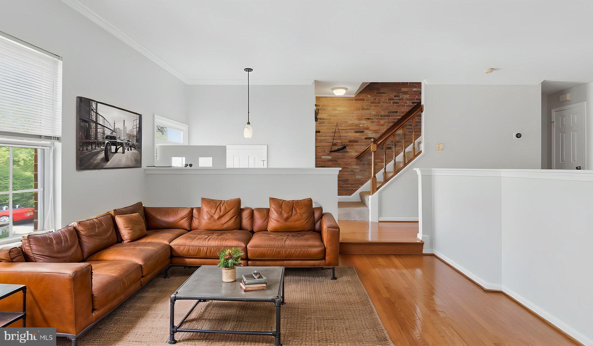 MIRROR RIDGE - Residential