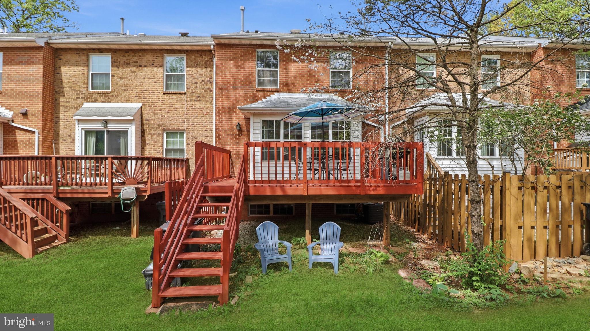MIRROR RIDGE - Residential