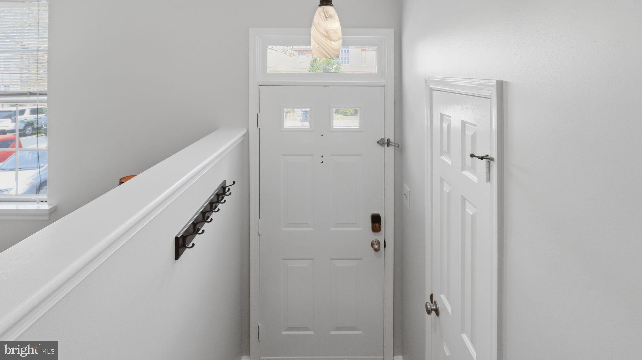 MIRROR RIDGE - Residential