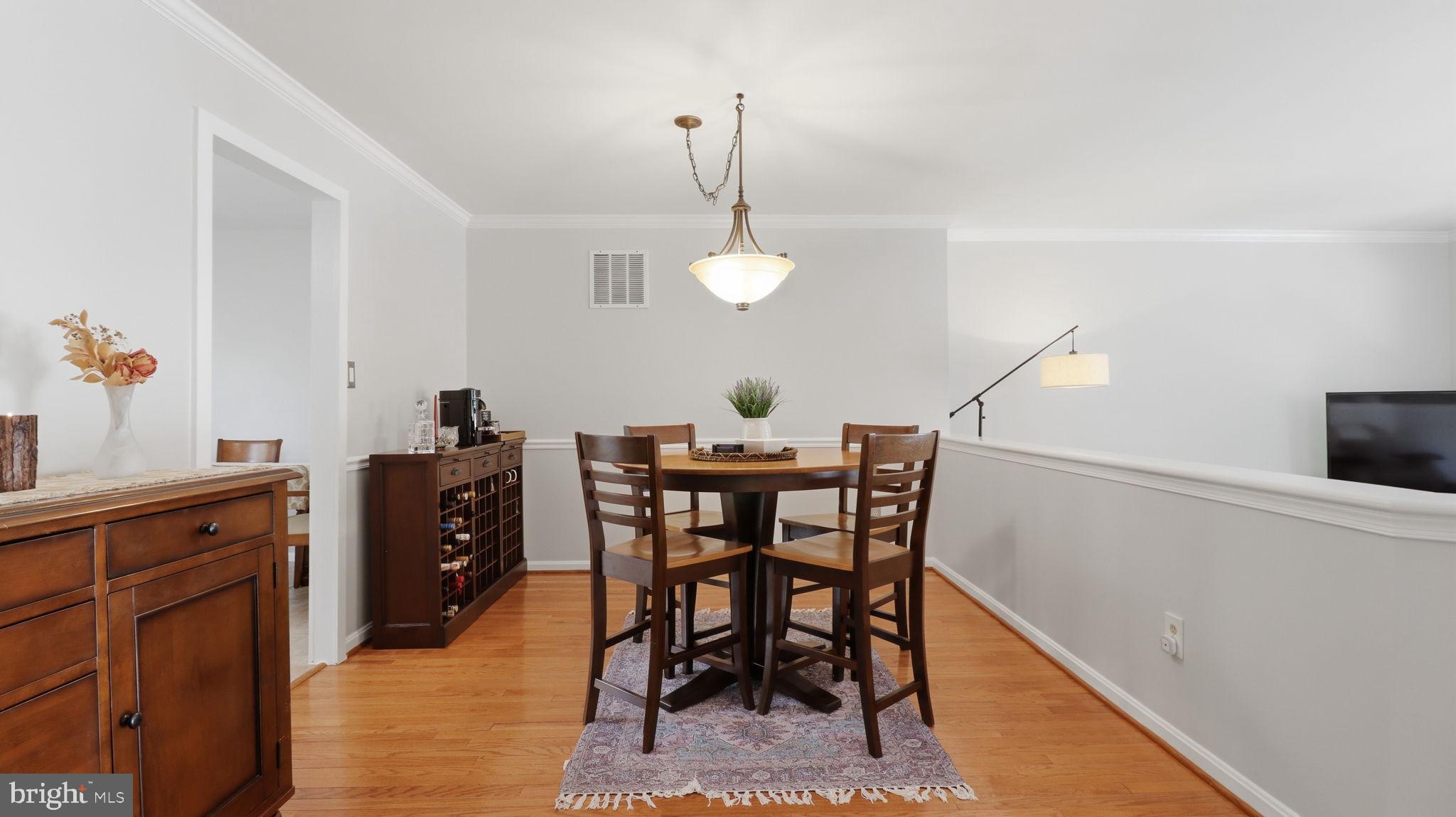MIRROR RIDGE - Residential