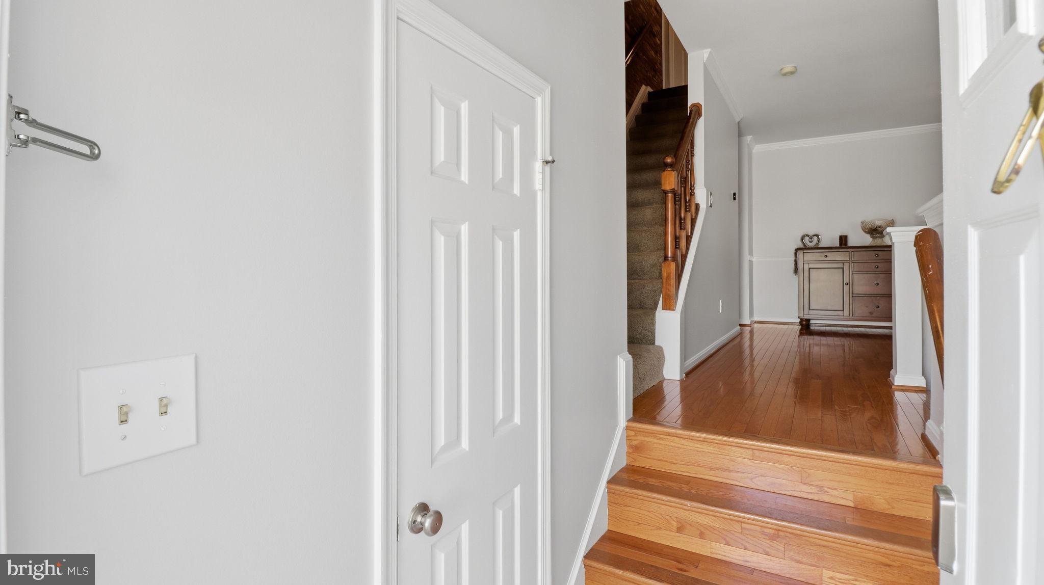 MIRROR RIDGE - Residential