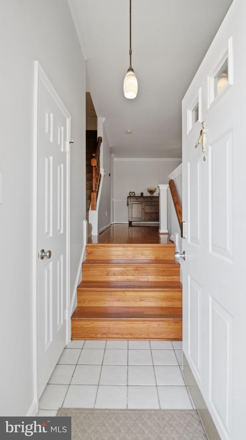 MIRROR RIDGE - Residential