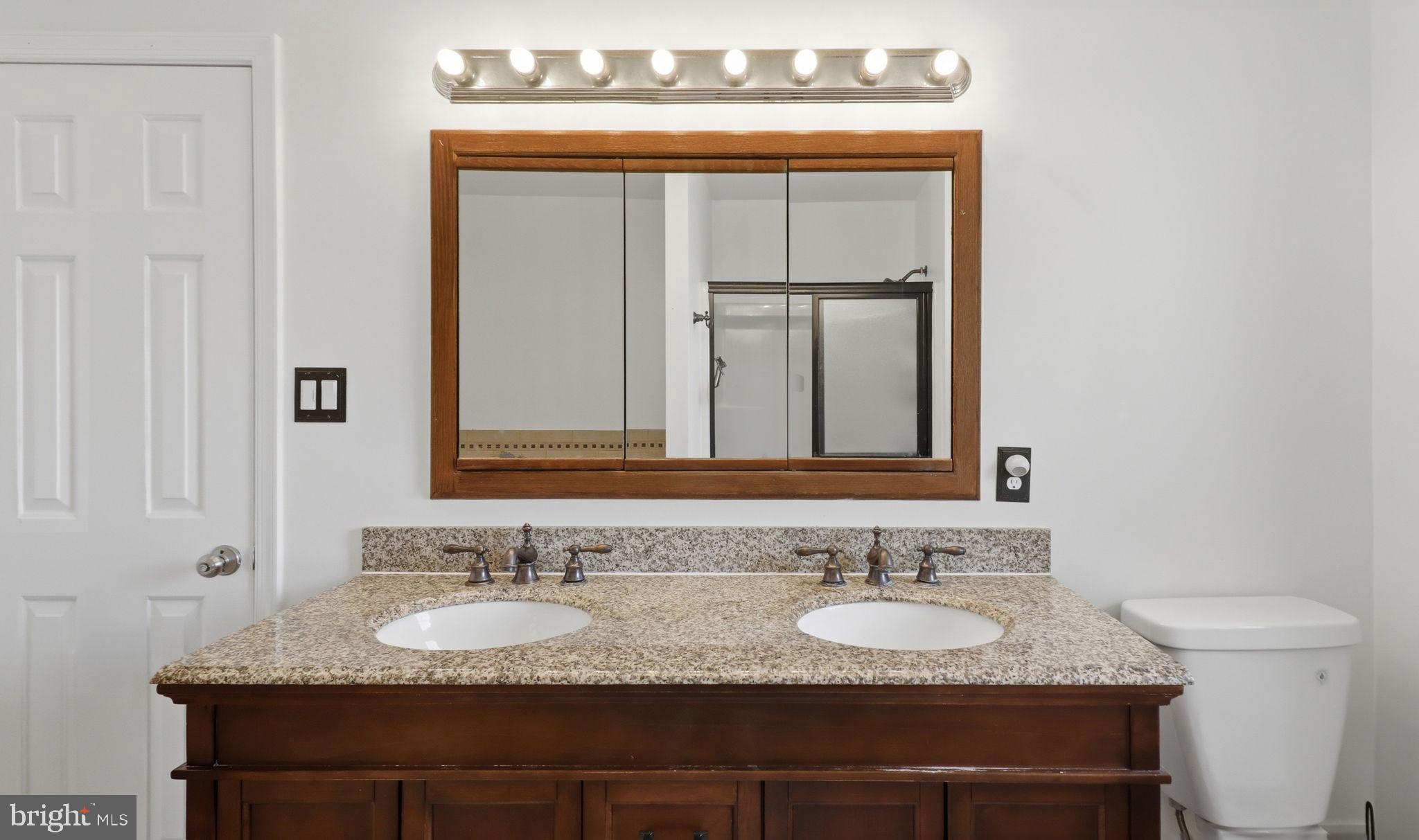 MIRROR RIDGE - Residential