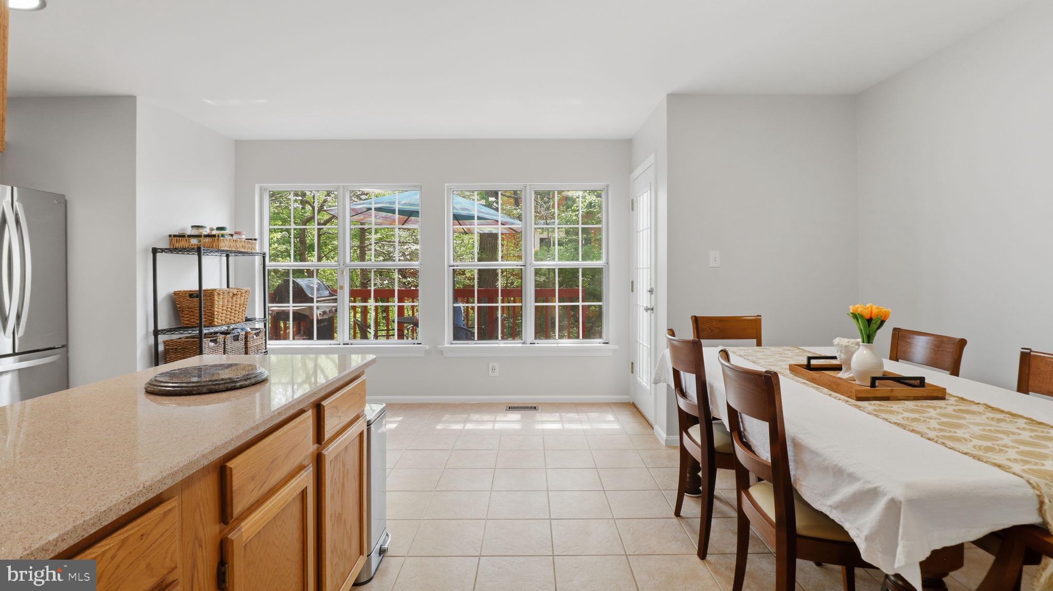 MIRROR RIDGE - Residential