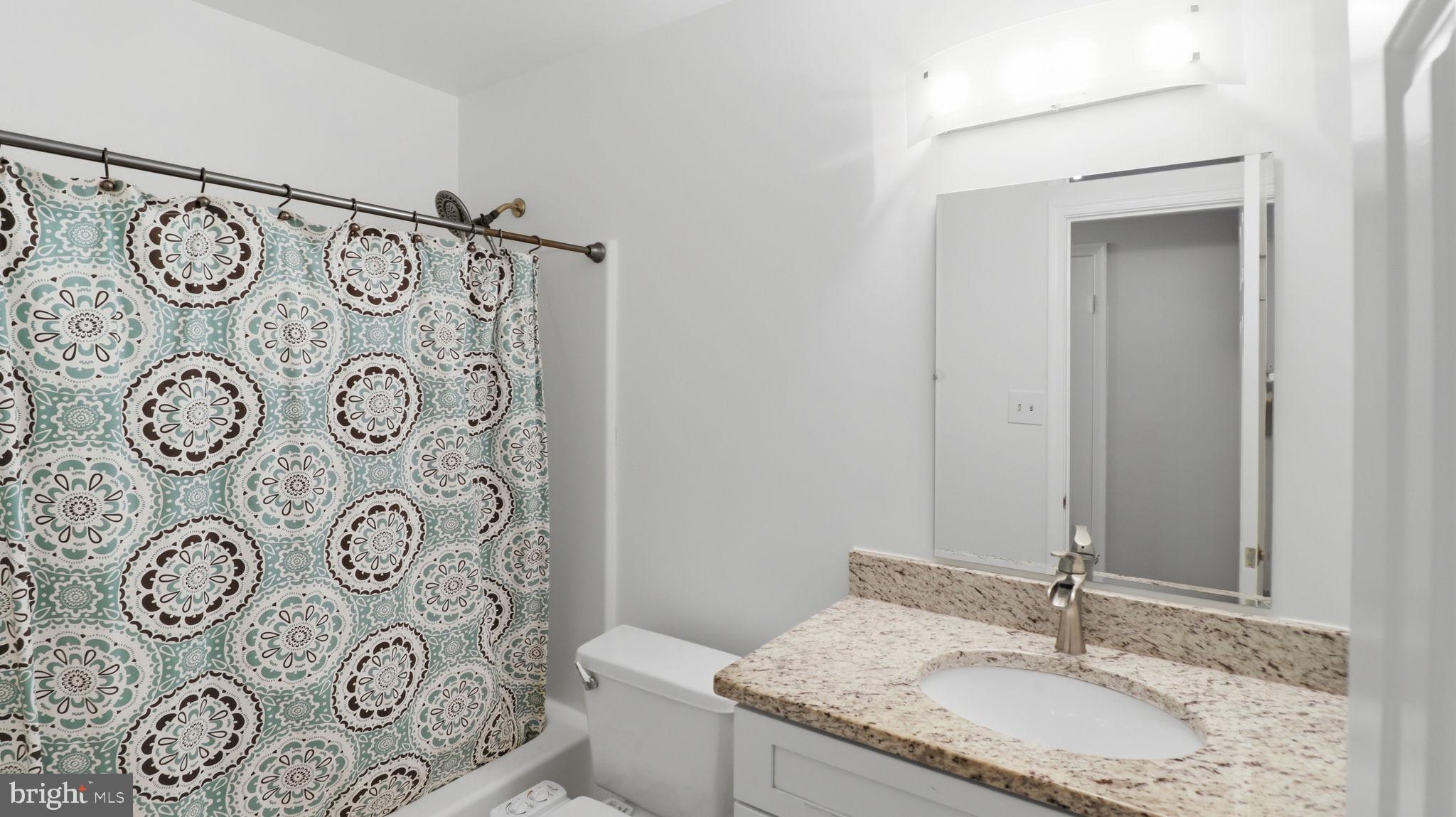 MIRROR RIDGE - Residential