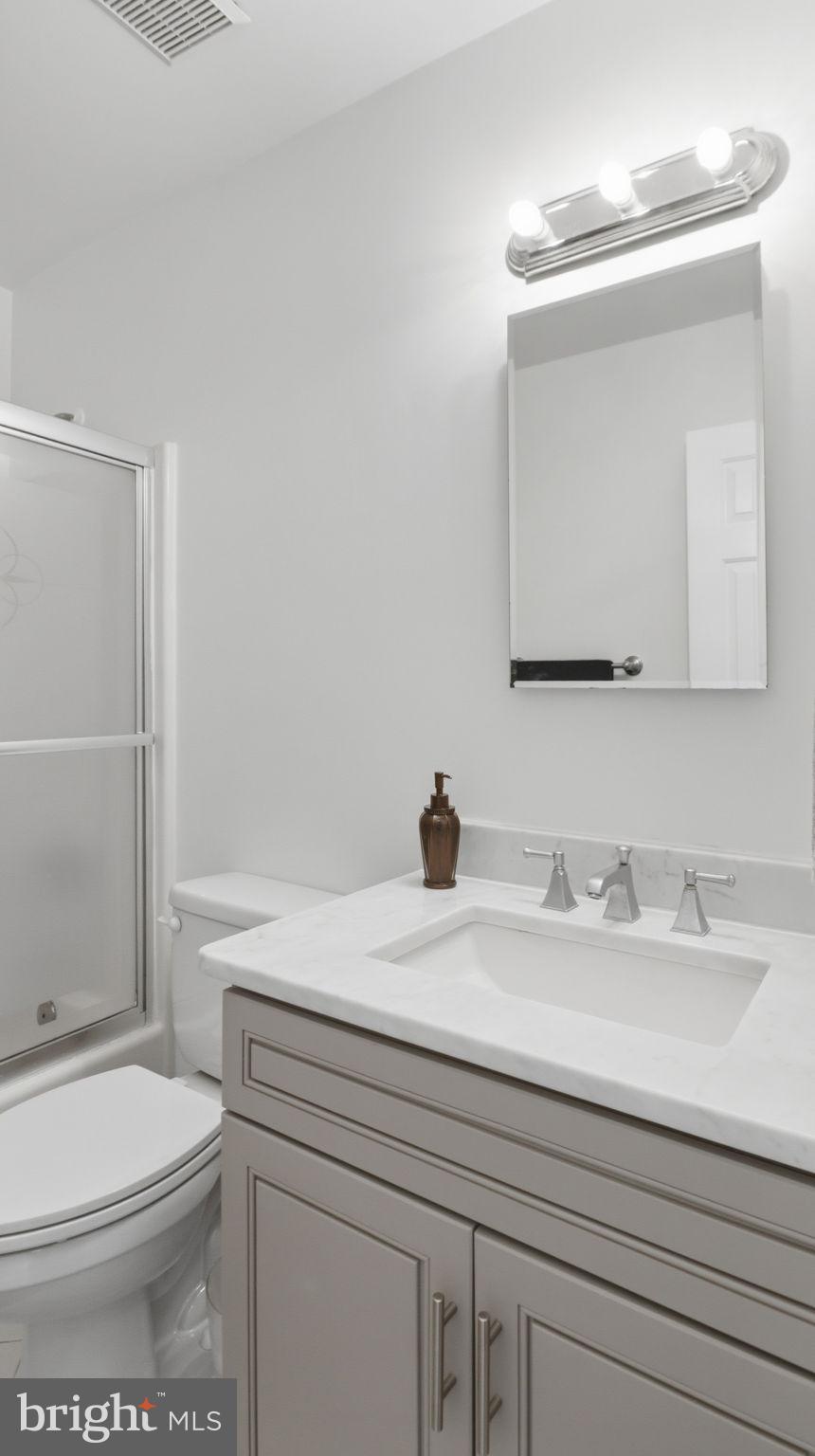 MIRROR RIDGE - Residential