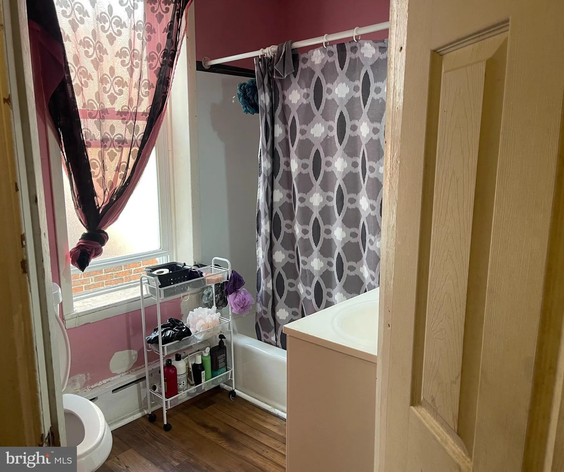 Philadelphia, Pennsylvania 19140, United States, 3 Bedrooms Bedrooms, ,1 BathroomBathrooms,Residential,Contingent,115202