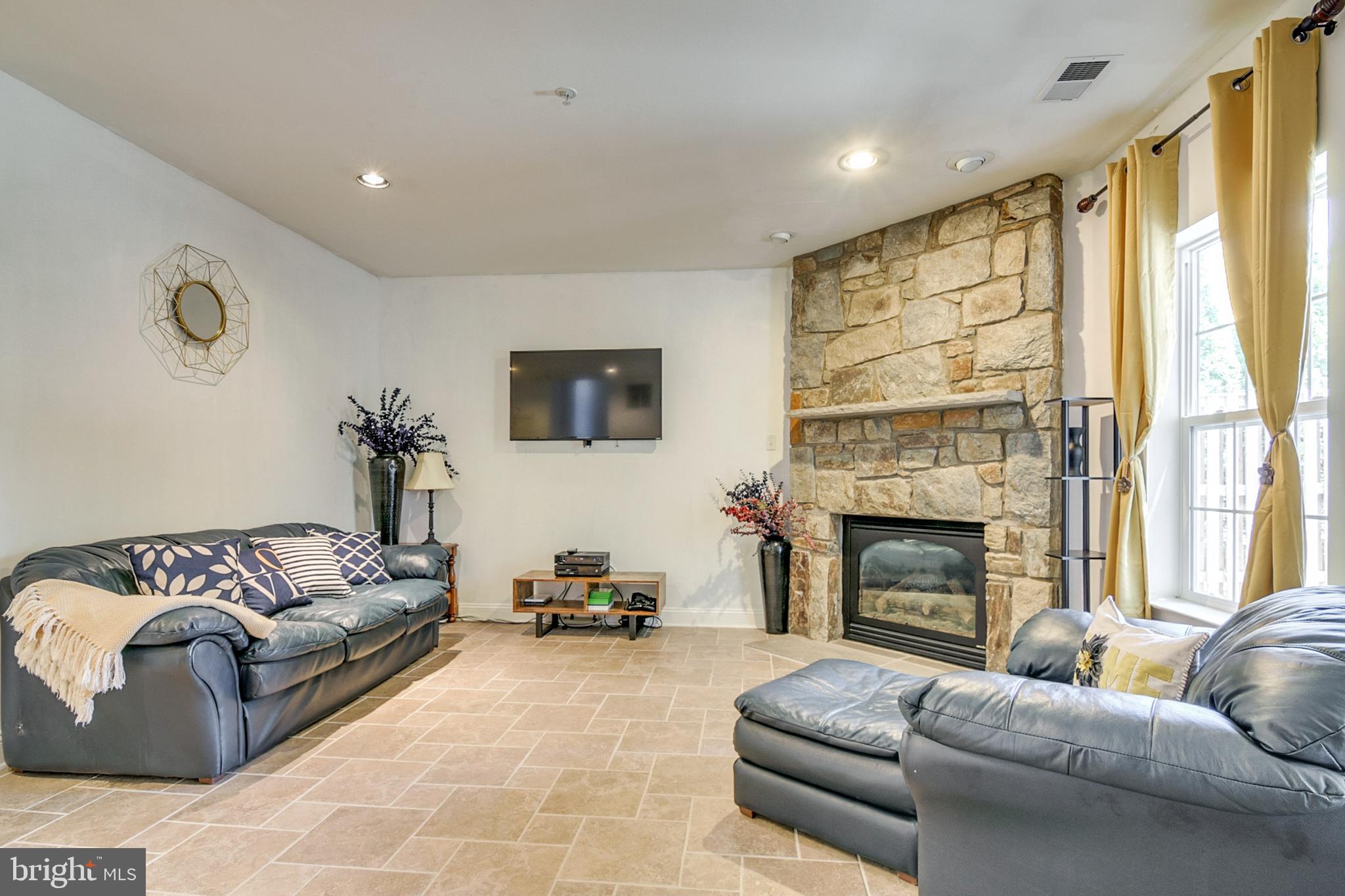 BARNSLEY MANOR ESTATES - Residential