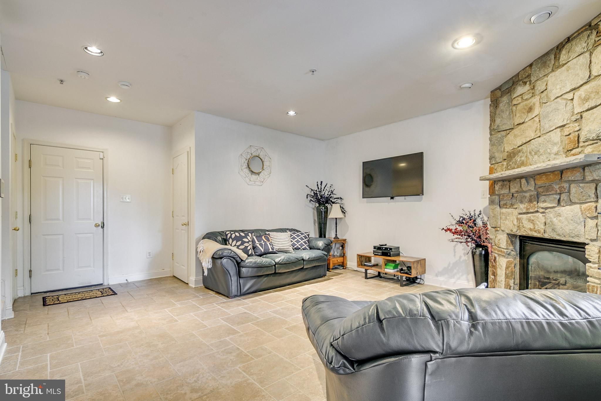 BARNSLEY MANOR ESTATES - Residential