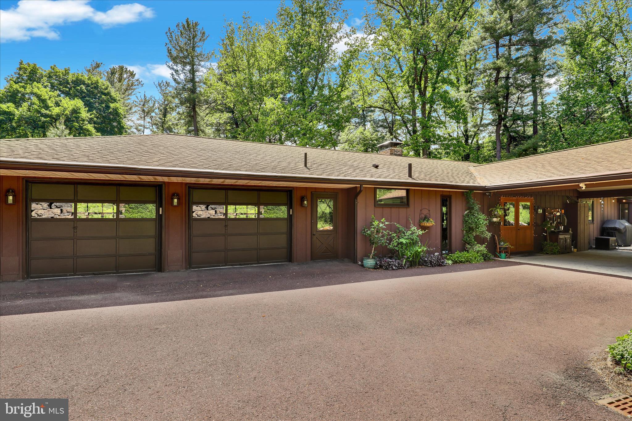 44 MEADOW GLEN LANE