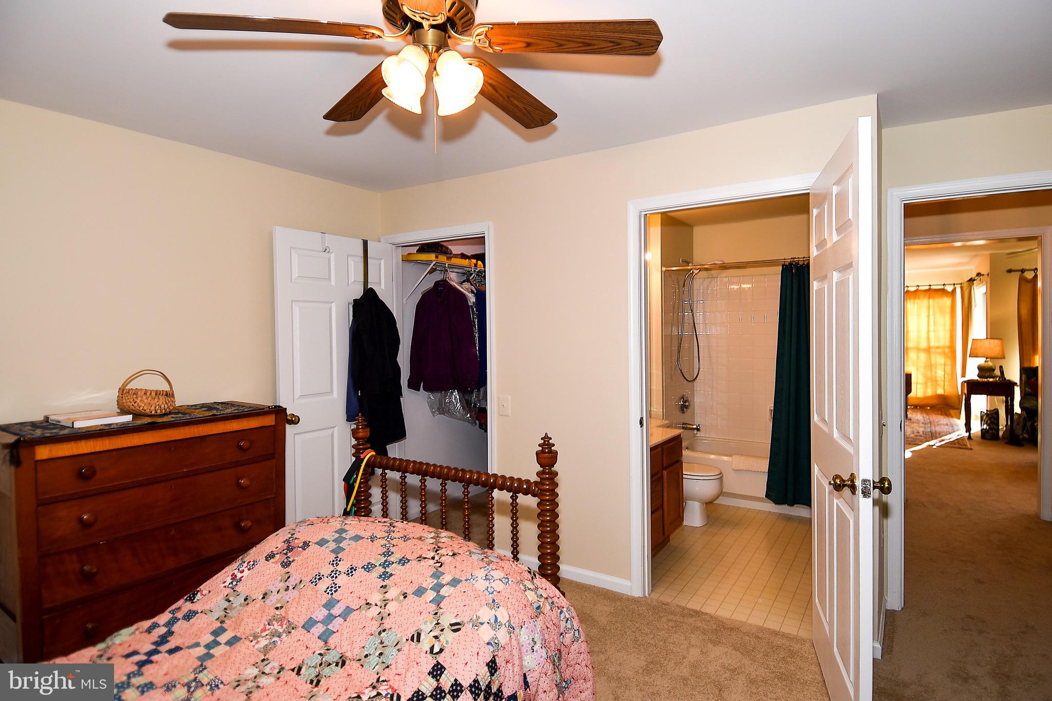 BULL RUN CONDO - Residential