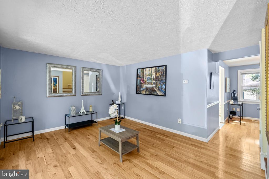 Photo of 3123 Pebble Hill Lane, FAIRFAX, VA 22031 (MLS # VAFX2263418)