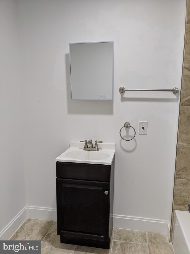 SPRING ARTS - Residential Lease