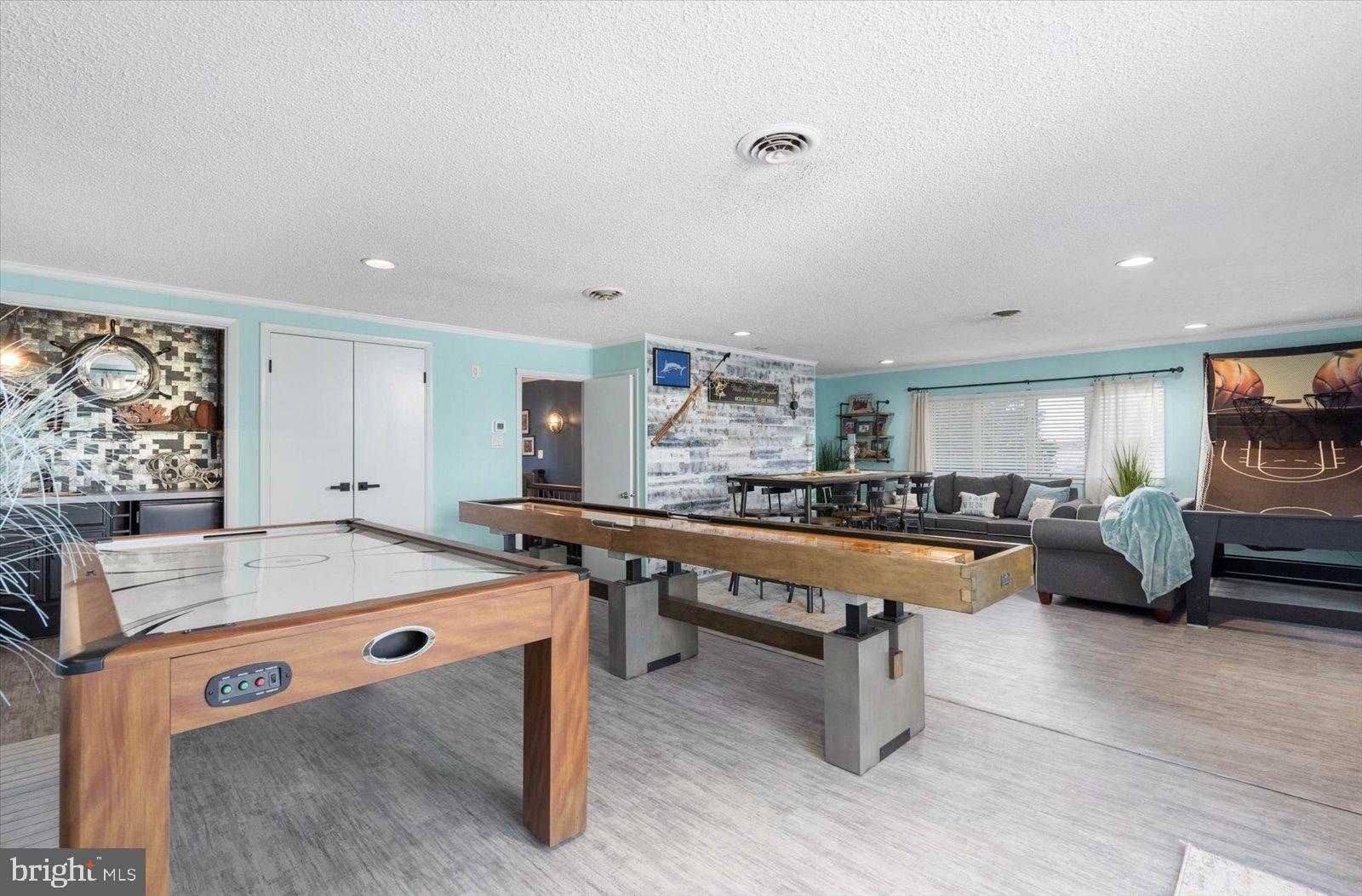 MALLARD ISLAND - Residential