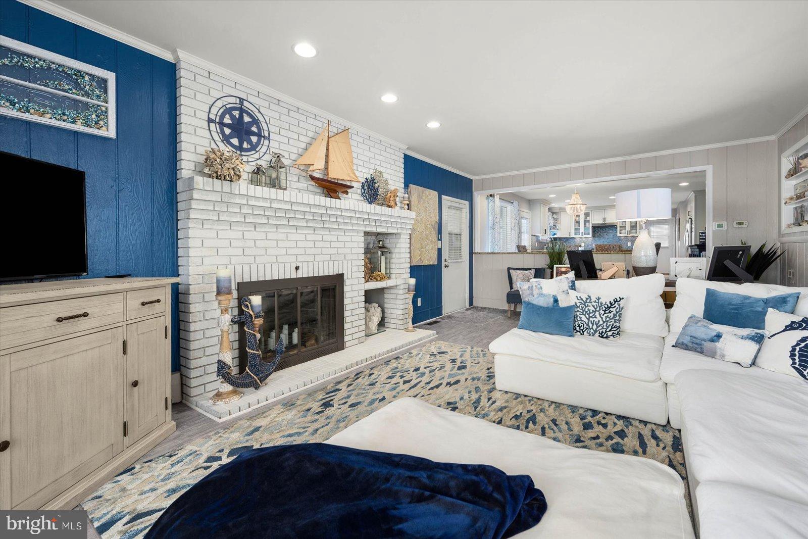 MALLARD ISLAND - Residential