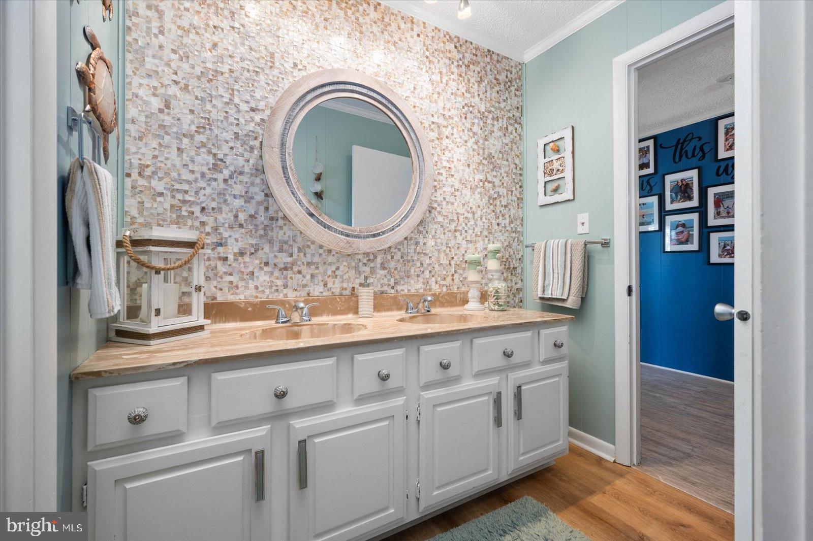 MALLARD ISLAND - Residential