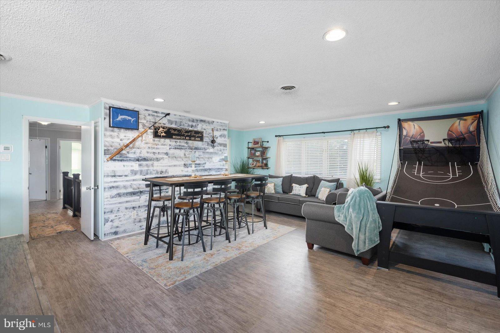 MALLARD ISLAND - Residential