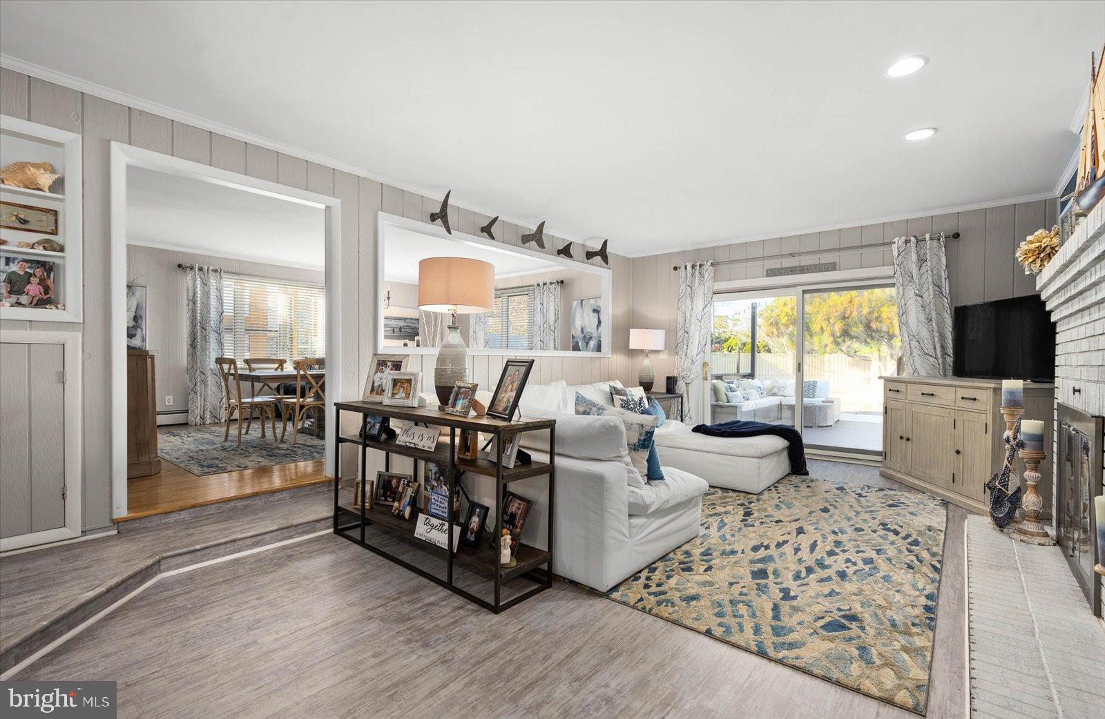 MALLARD ISLAND - Residential