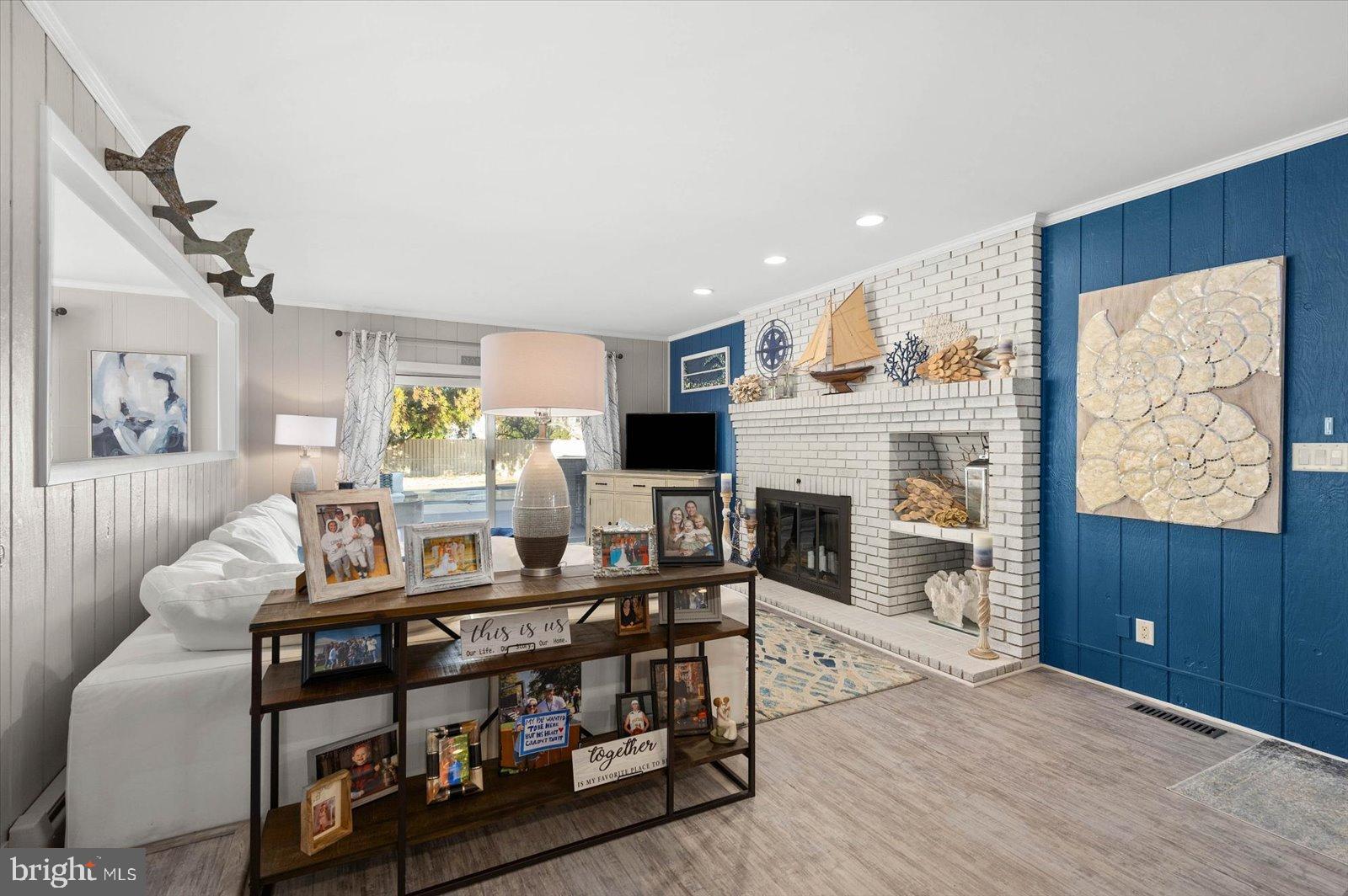 MALLARD ISLAND - Residential