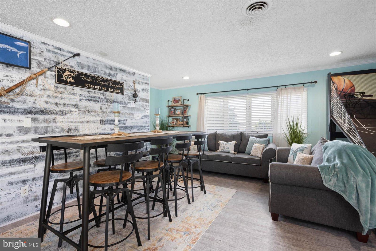 MALLARD ISLAND - Residential