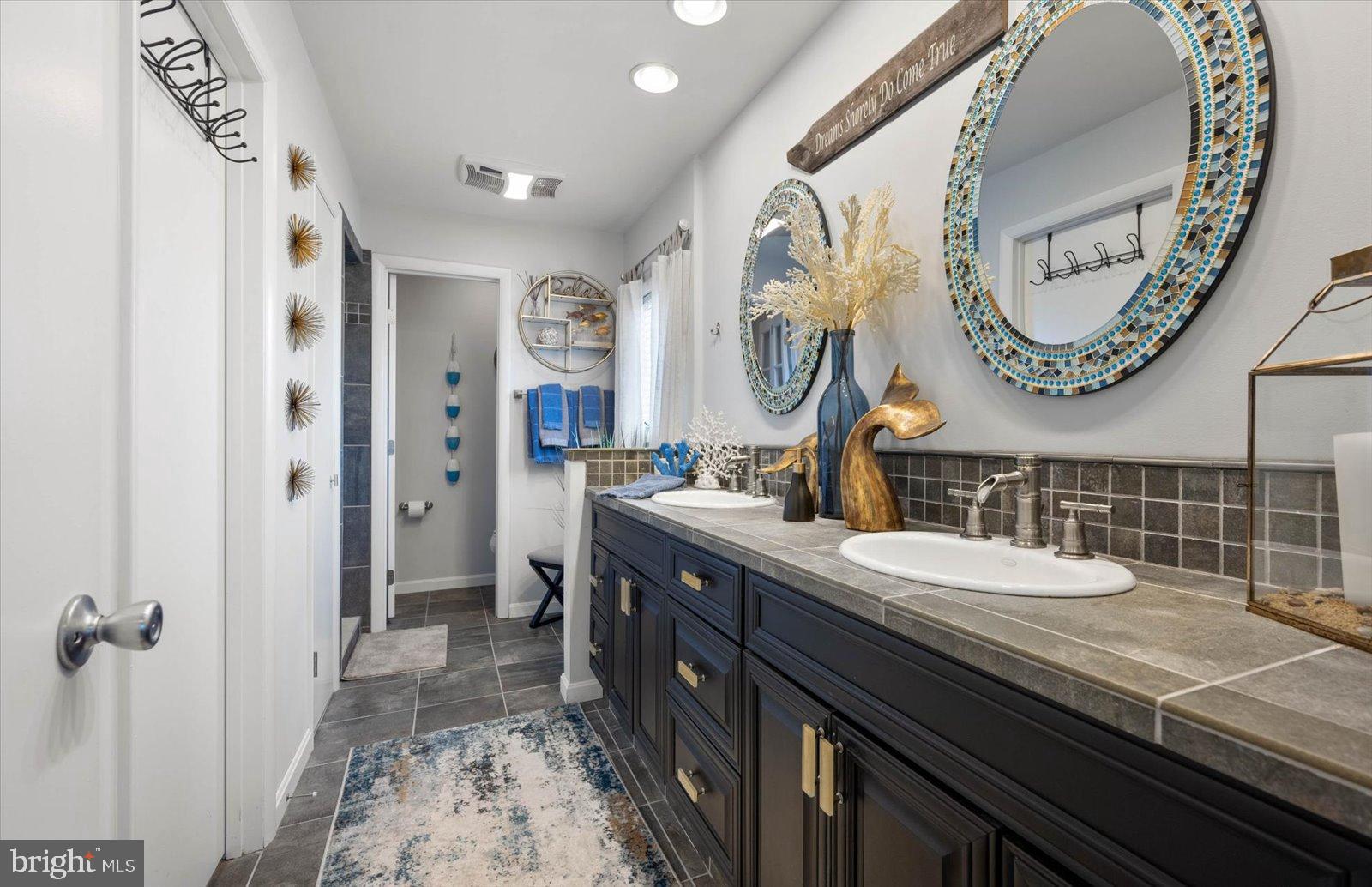 MALLARD ISLAND - Residential