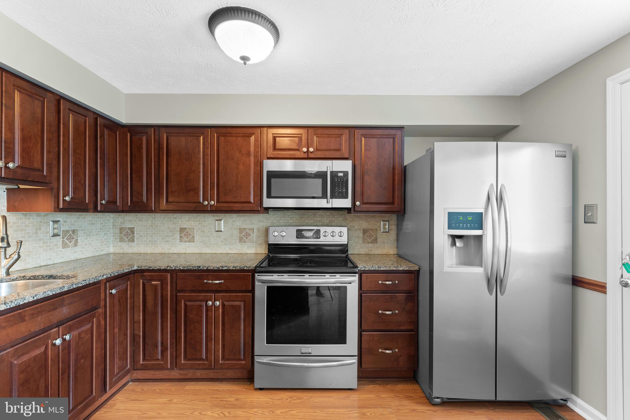 SADDLE CREEK - Residential