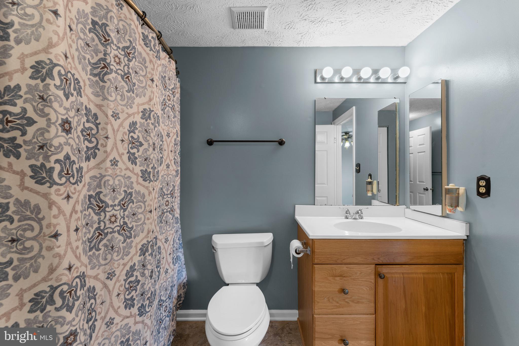 SADDLE CREEK - Residential