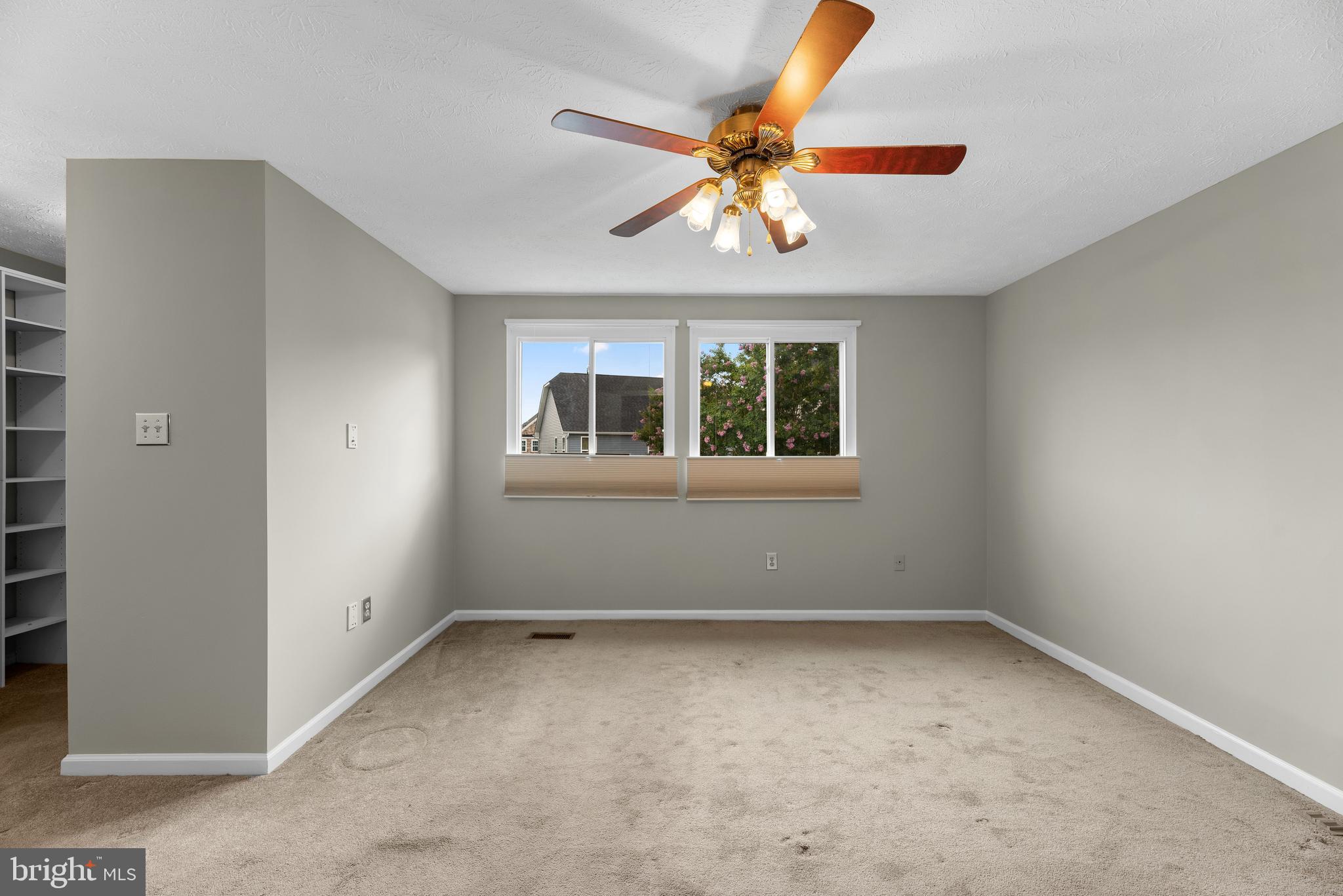 SADDLE CREEK - Residential