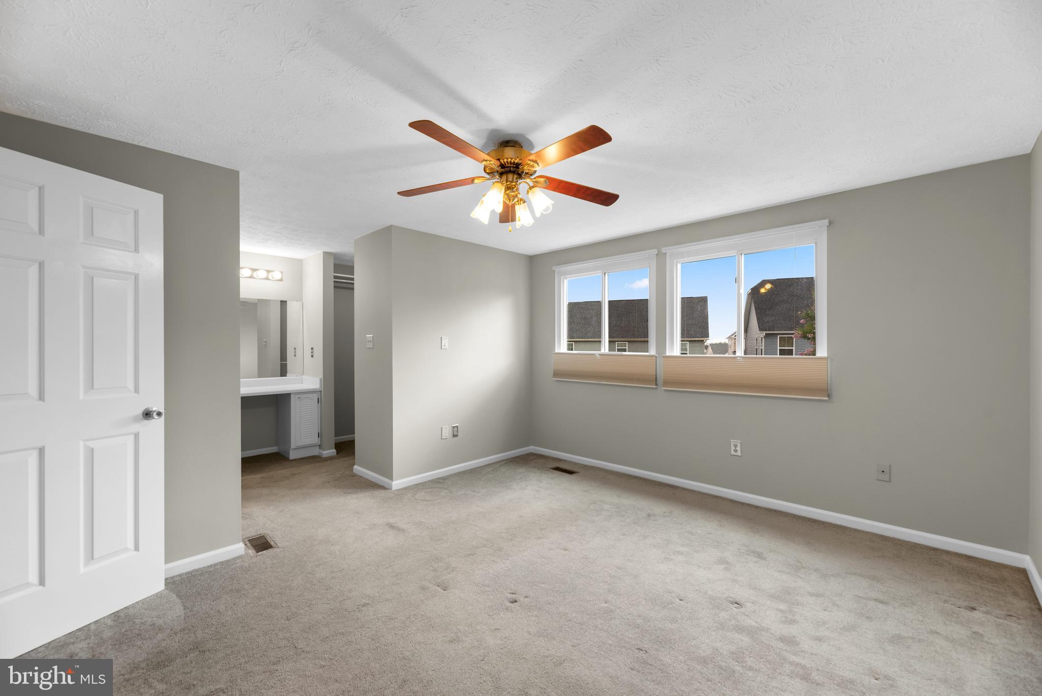 SADDLE CREEK - Residential