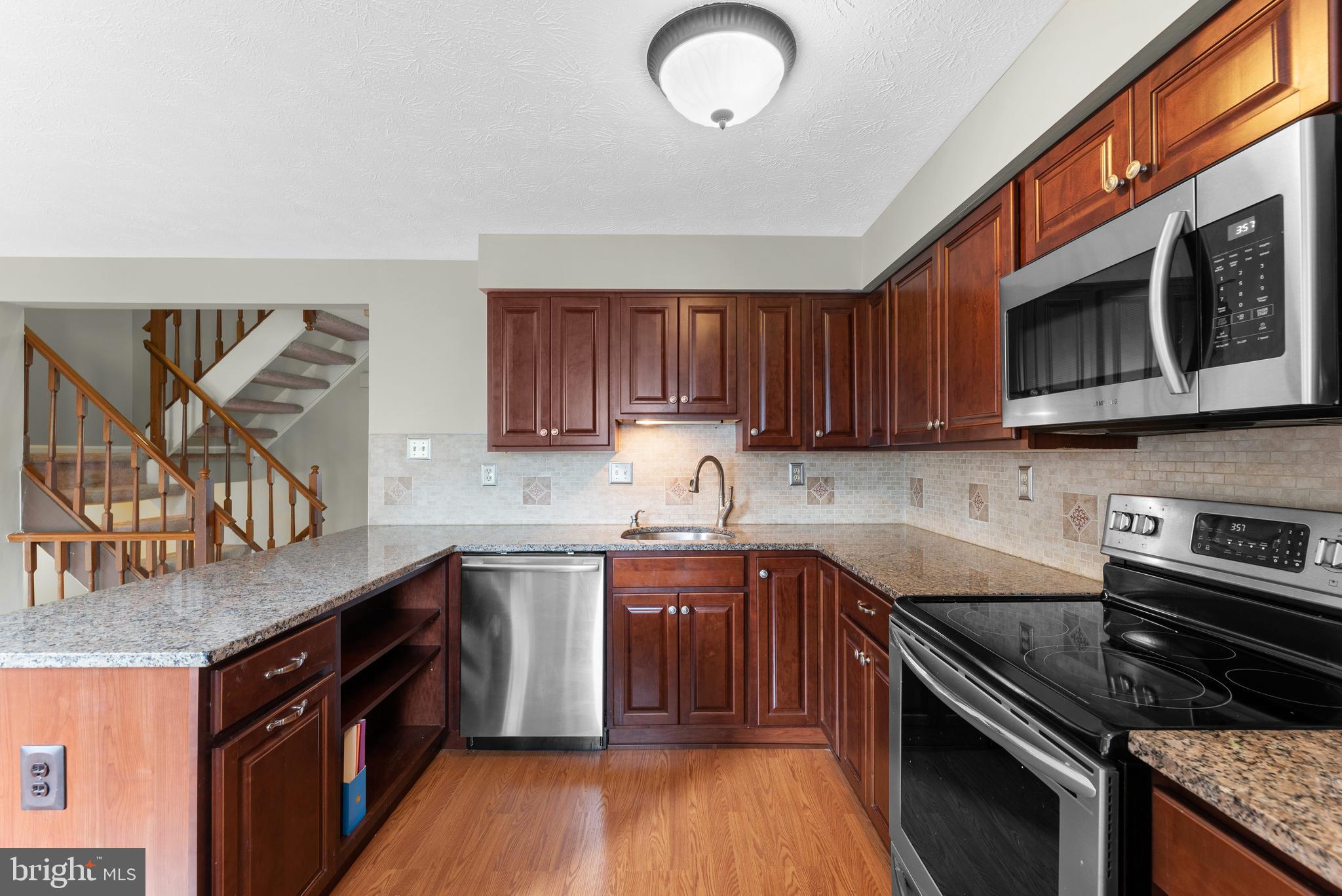 SADDLE CREEK - Residential