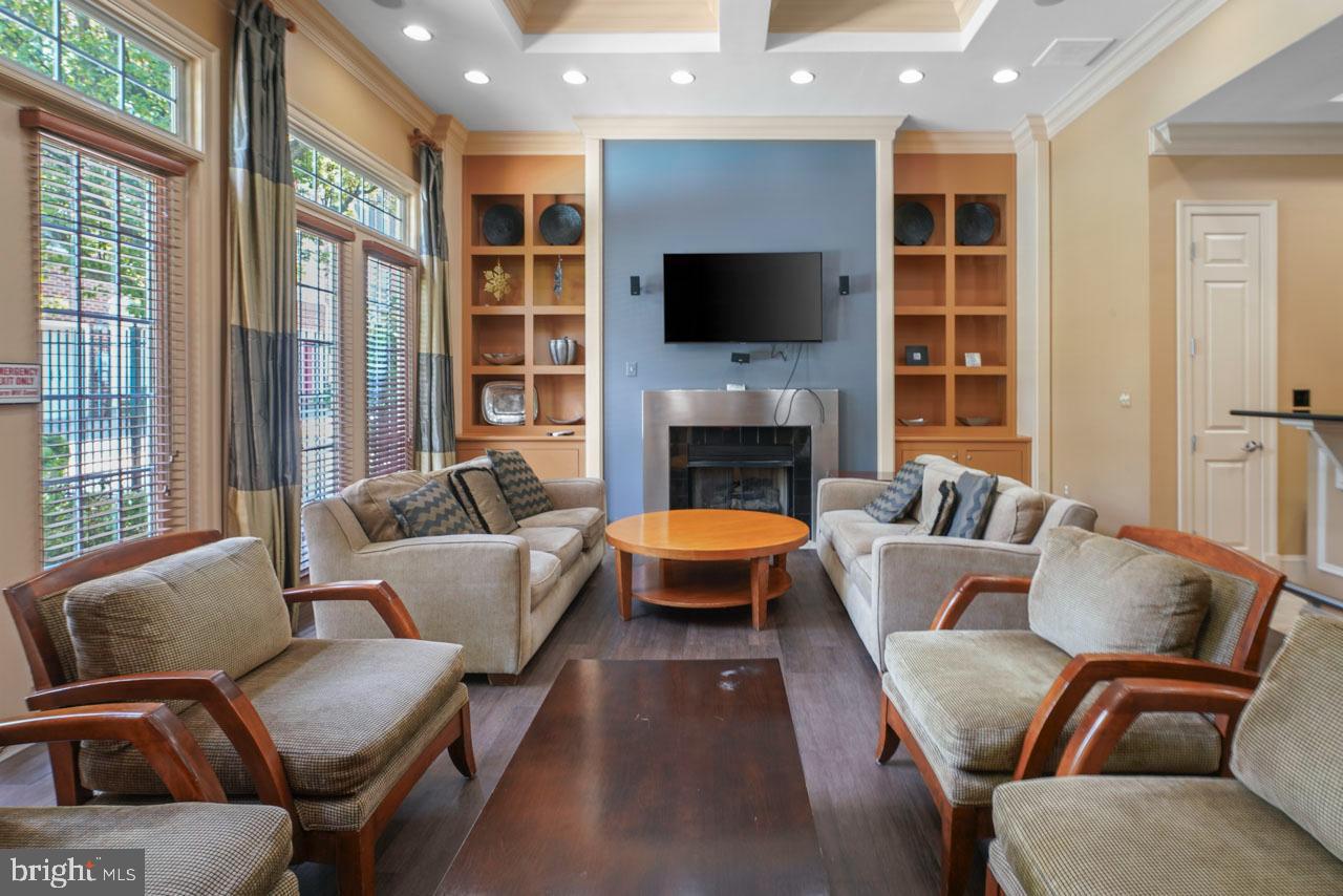 HIGH POINT AT JEFFERSON PARK - Residential