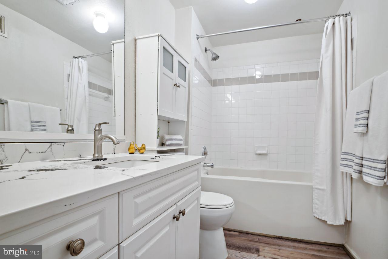 HIGH POINT AT JEFFERSON PARK - Residential