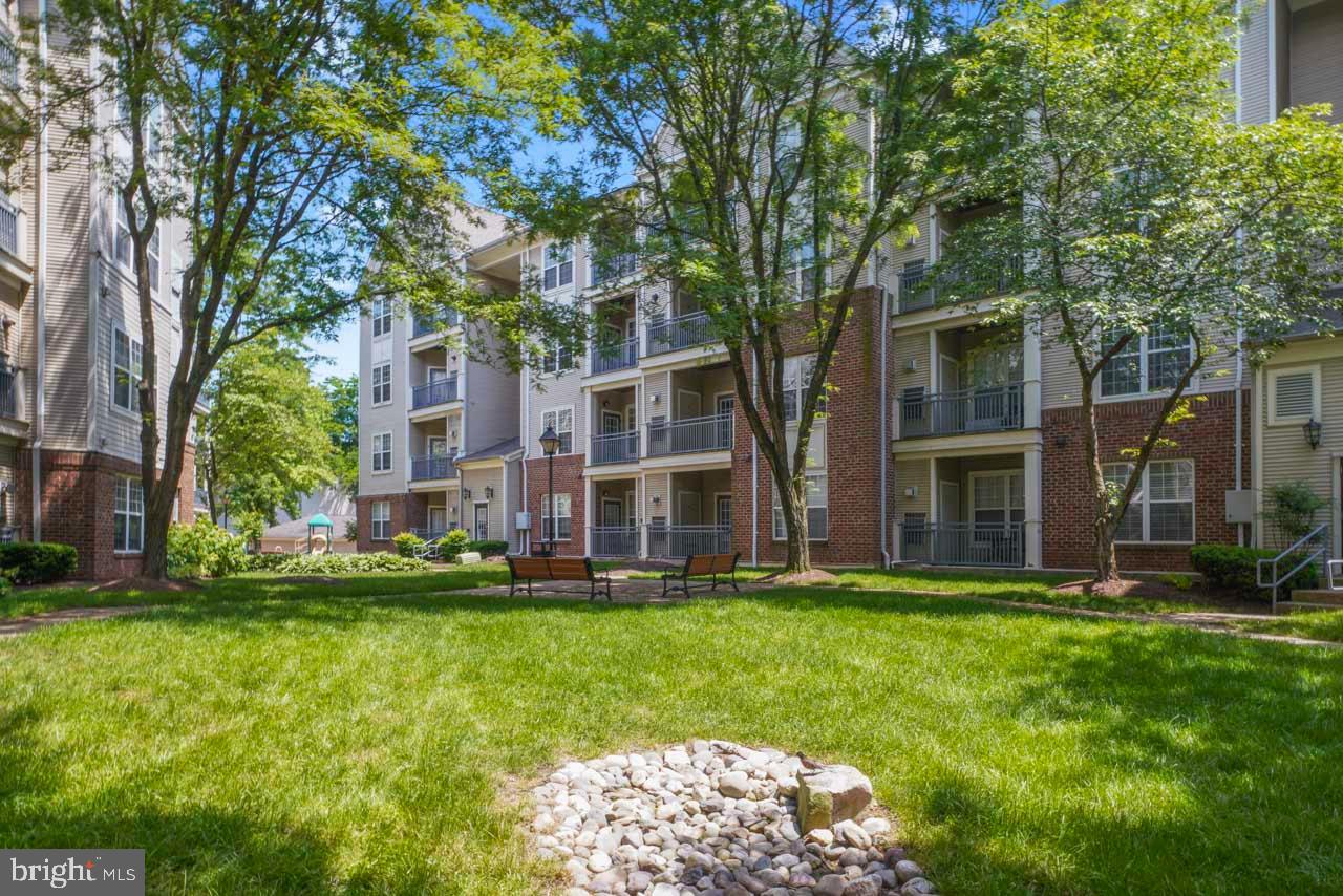 HIGH POINT AT JEFFERSON PARK - Residential