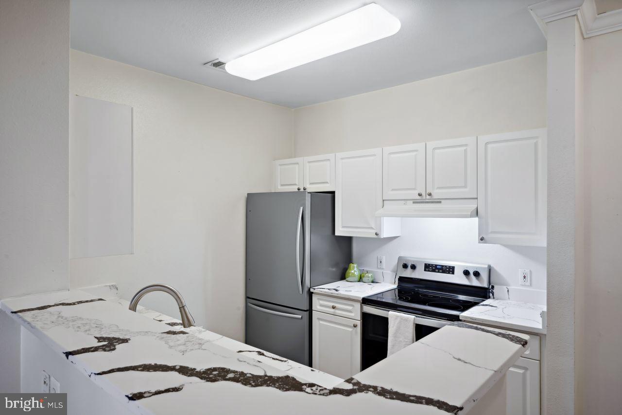 HIGH POINT AT JEFFERSON PARK - Residential