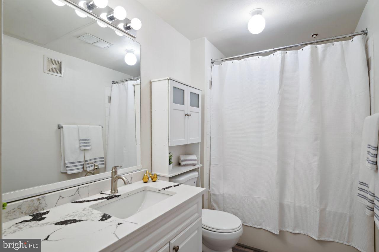 HIGH POINT AT JEFFERSON PARK - Residential