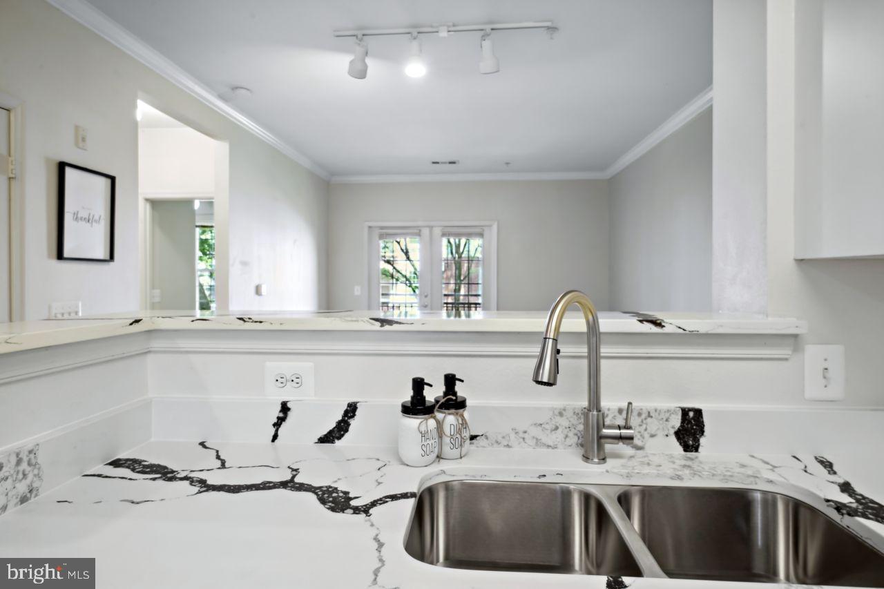 HIGH POINT AT JEFFERSON PARK - Residential