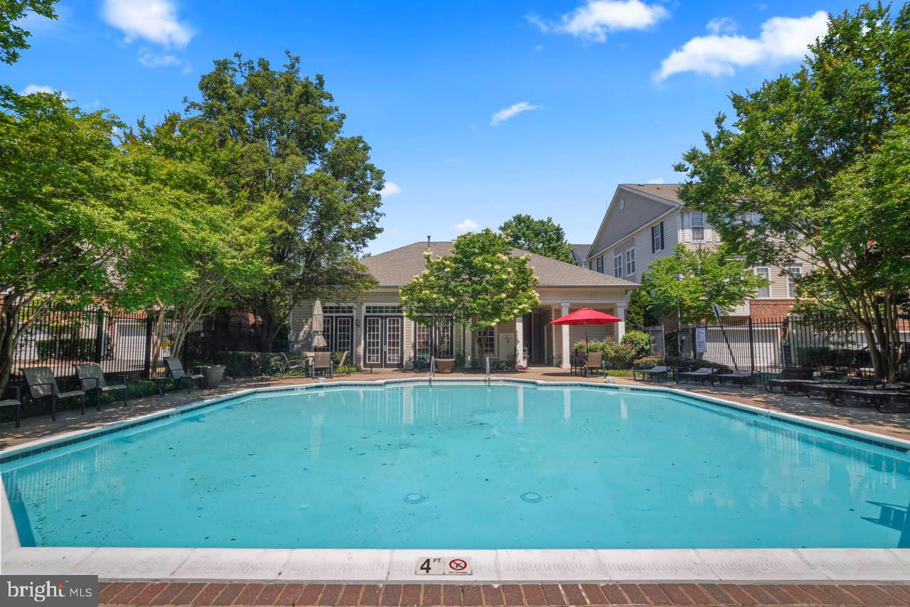 HIGH POINT AT JEFFERSON PARK - Residential