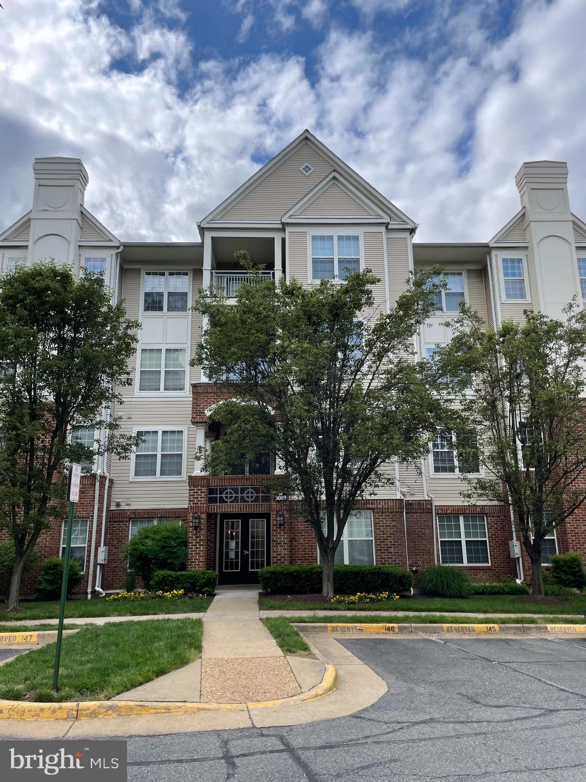 HIGH POINT AT JEFFERSON PARK - Residential