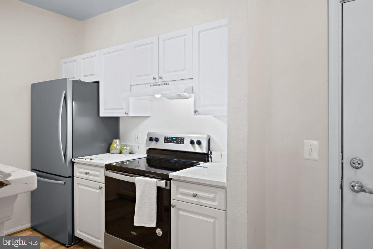 HIGH POINT AT JEFFERSON PARK - Residential