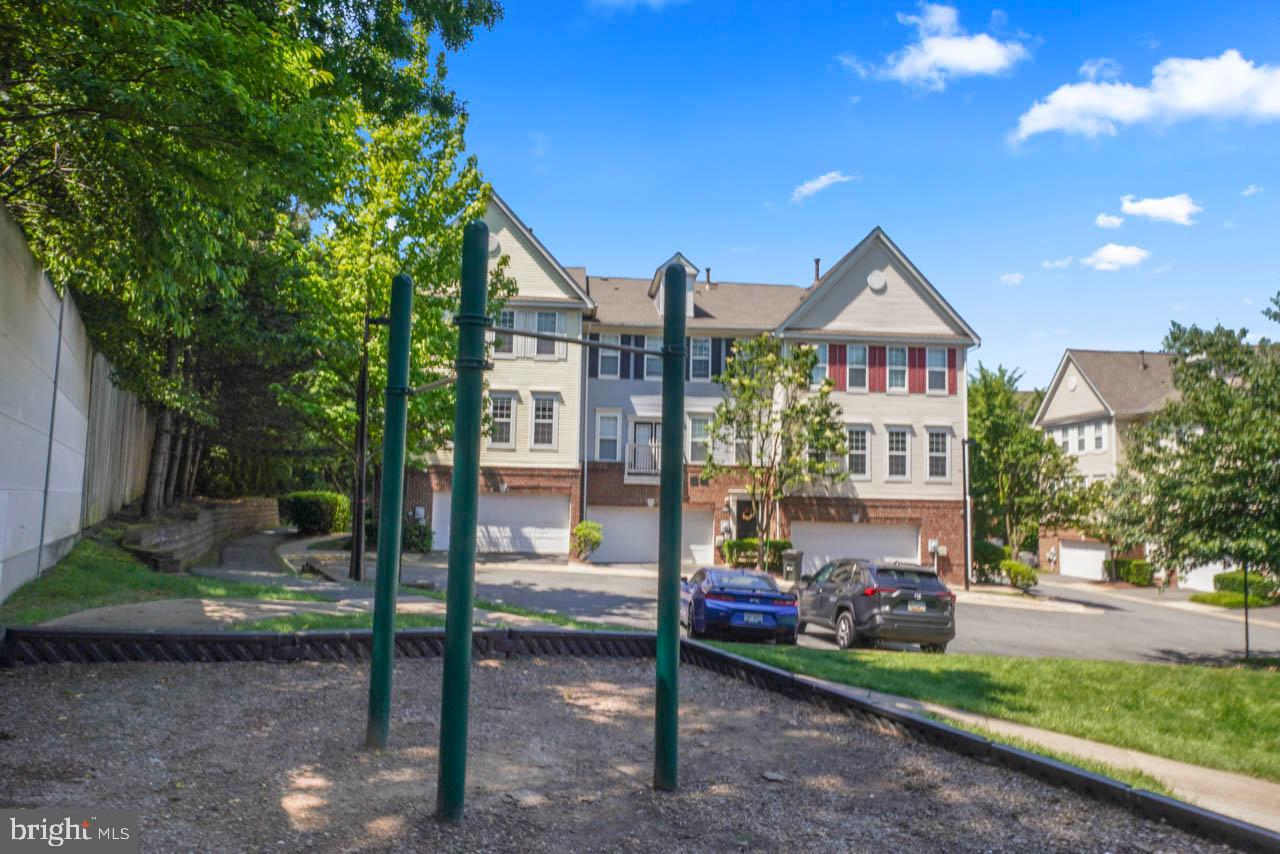 HIGH POINT AT JEFFERSON PARK - Residential