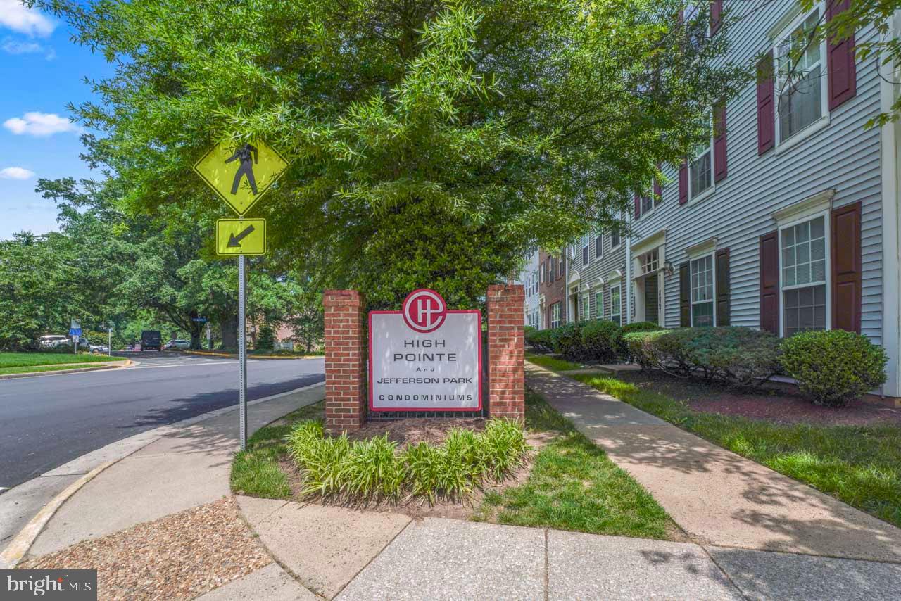 HIGH POINT AT JEFFERSON PARK - Residential