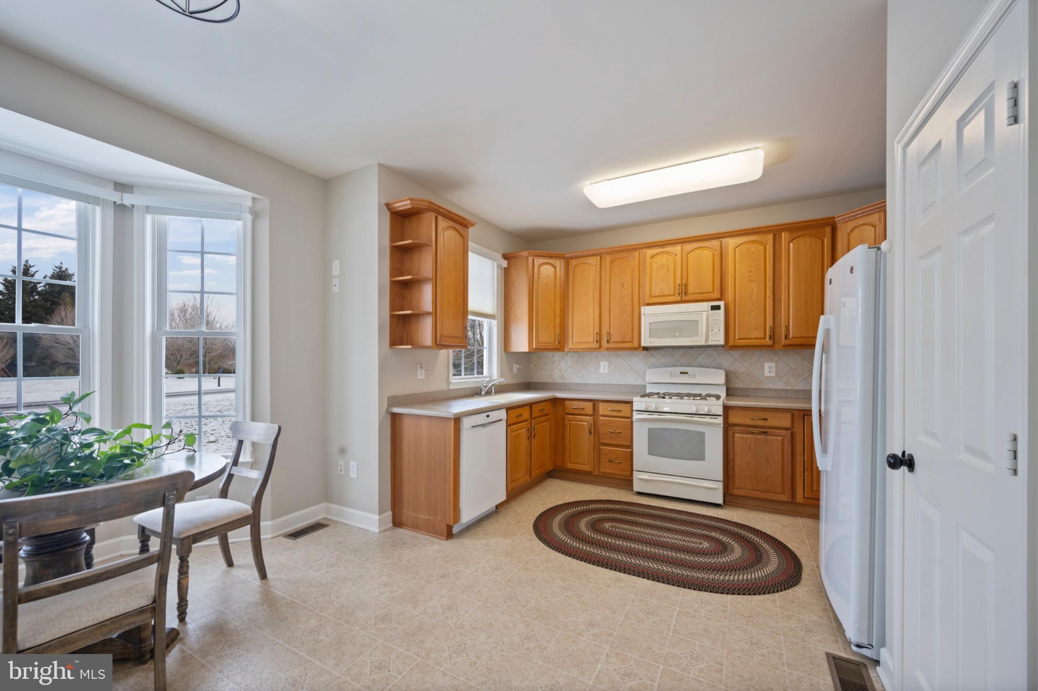 TIRA ESTATES - Residential