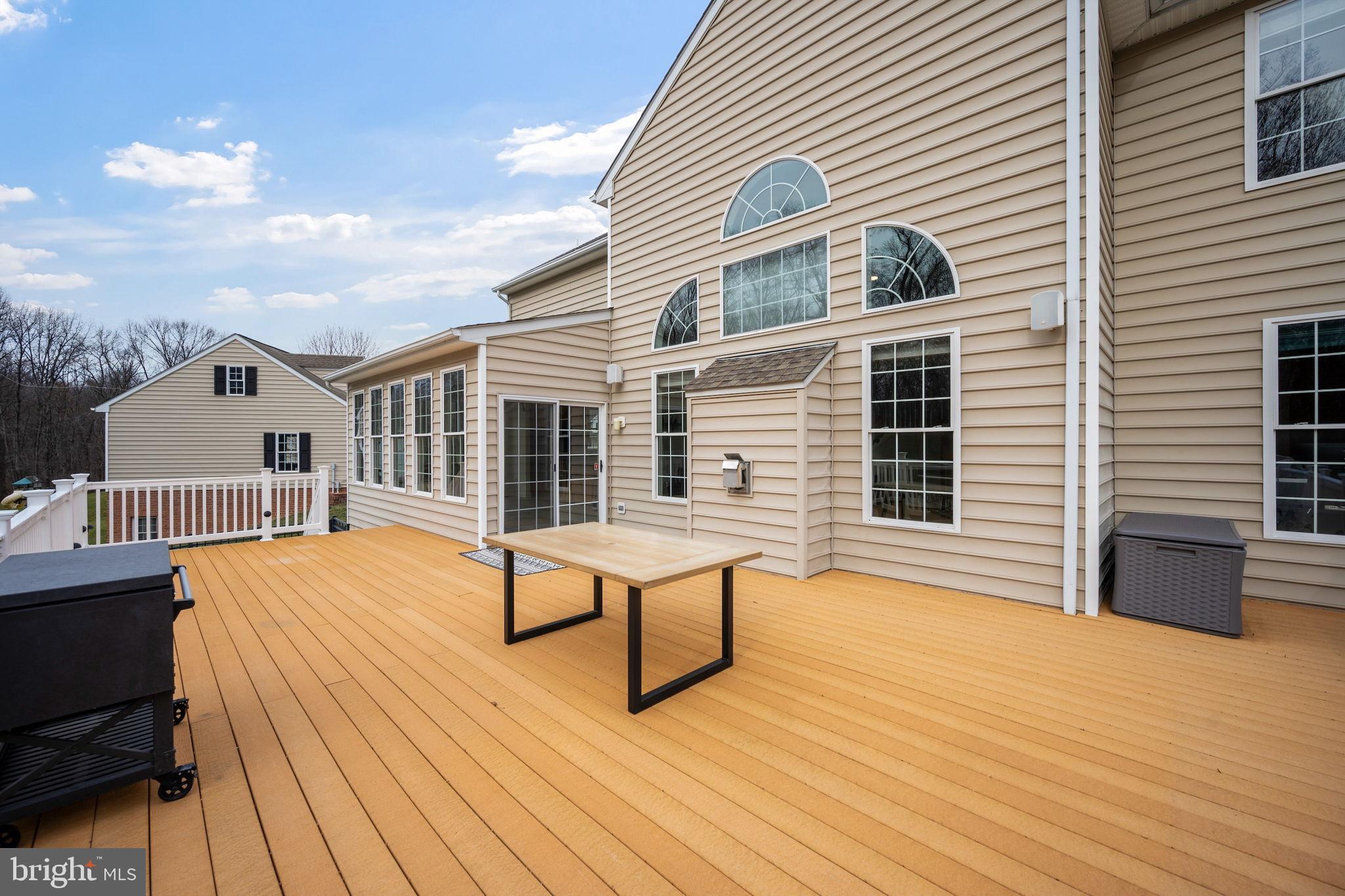 TIRA ESTATES - Residential