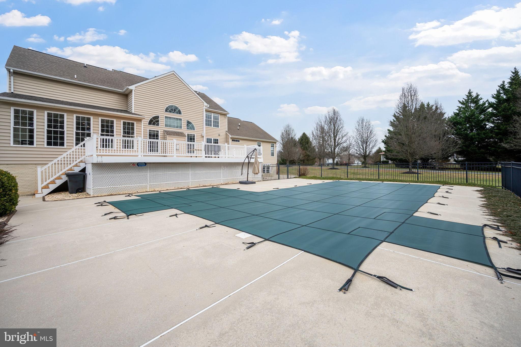 TIRA ESTATES - Residential