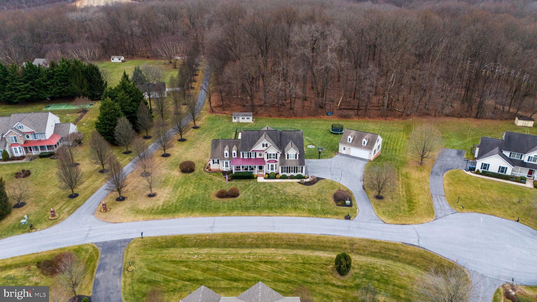 TIRA ESTATES - Residential